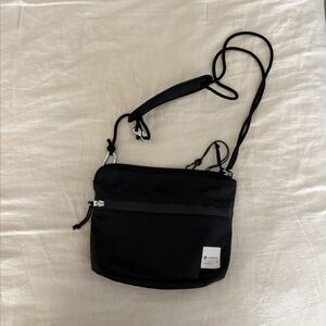 lululemon crossbody bag